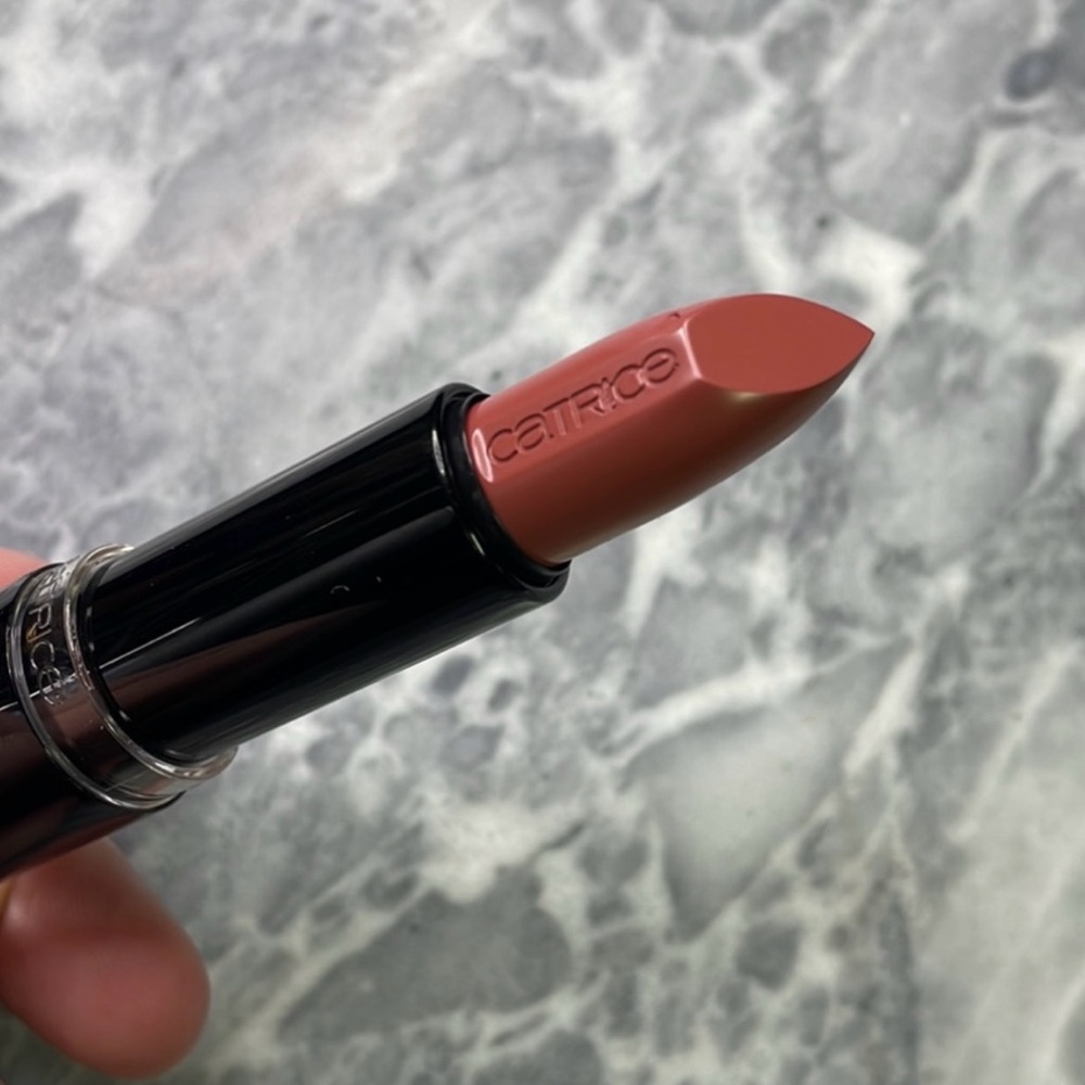 New Catrice Ultimate‎ Color Lipstick 002